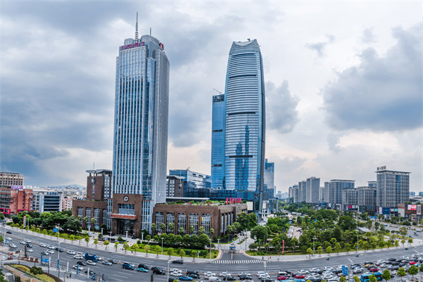 集團(tuán)子公司各自為戰(zhàn)內(nèi)耗嚴(yán)重，東莞集團(tuán)管控咨詢公司能協(xié)助解決嗎？